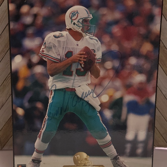 Dan Marino Miami Dolphins plaque Signed